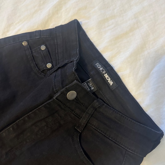 Knee Rip Skinny Jeans - Picture 3 of 3